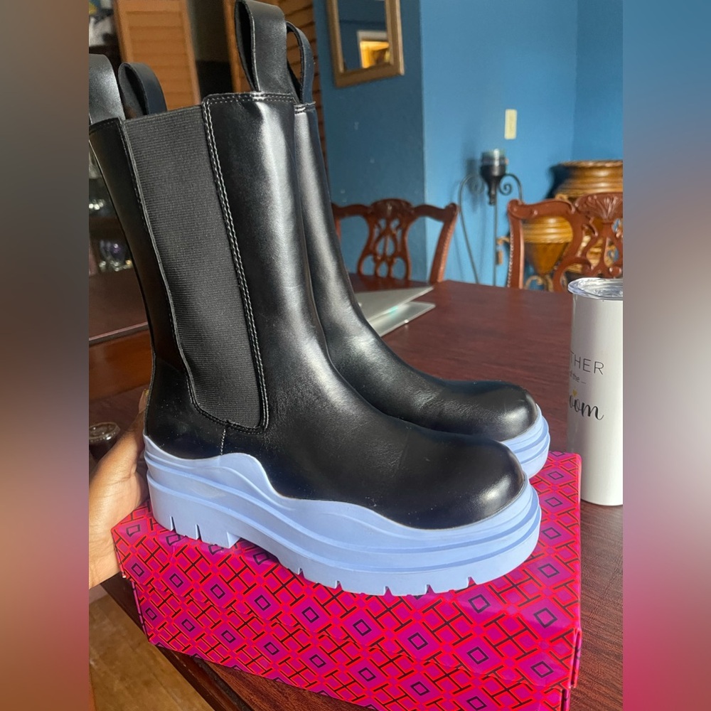 Black replica bottega boots